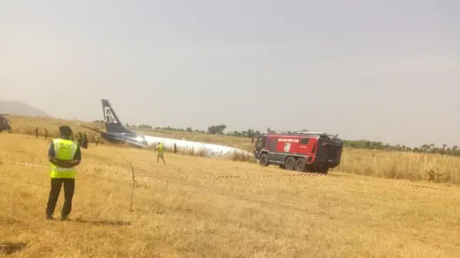 Di Allied Air cargo plane wey jump from runway enta bush