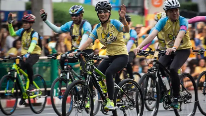 "พระองค์ภา" เมื่อครั้งทรงร่วมกิจกรรม “ปั่นเพื่อพ่อ” Bike for Dad ฉลองวันพ่อแห่งชาติ 5 ธ.ค. พร้อมกัน 11 ธ.ค. 2558