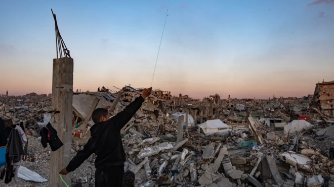 قيادي في حماس: نزع سلاح المقاومة خط أحمر وغير قابل للنقاش