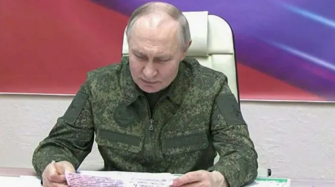 Perezida Putin yizigiye ko intara ya Kursk mu Burusiya "vuba izosubira" mu minwe ya Moscou.