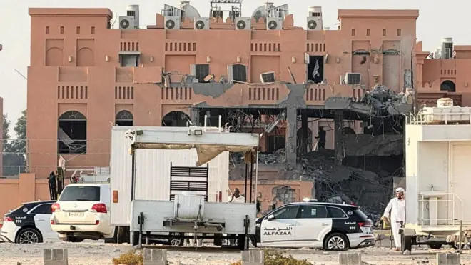 Doha'daki saldırılardan zarar görmüş bir bina