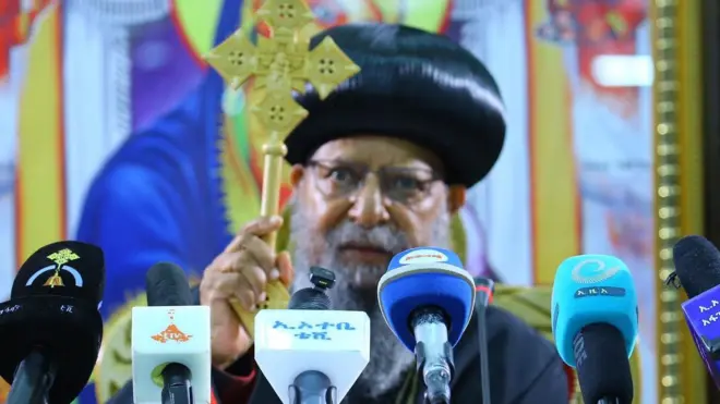 አባ ማትያስ ቀዳማዊ ፓትርያርክ ርእሰ ሊቃነ ጳጳሳት ዘኢትዮጵያ
ሊቀ ጳጳስ ዘአክሱም ወዕጨጌ ዘመንበረ ተክለ ሃይማኖት