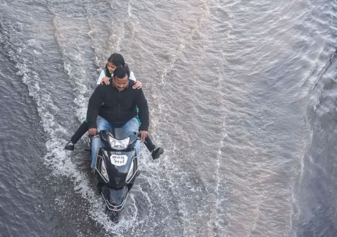 पुण्यातल्या पुरावरुन कोर्टाचा प्रश्नः '...अशानं पृथ्वीवर राहाणं शक्य होईल का'