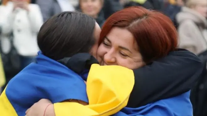 ఖేర్సన్ లో ప్రజల సంబరాలు