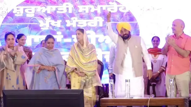 ਸਕੀਮ ਦੀ ਸ਼ੁਰੂਆਤ ਵੇਲੇ ਮੁੱਖ ਮੰਤਰੀ ਭਗਵੰਤ ਮਾਨ ਅਤੇ ਹੋਰ ਆਪ ਨੇਤਾ