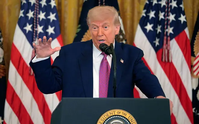 قال البيت الأبيض إن الرئيس الأمريكي، دونالد ترامب، سيحدد خلال أسبوعين موقفه حيال المشاركة في الحرب.