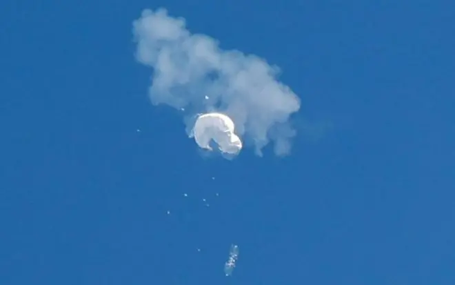 মার্কিন প্রতিরক্ষা দপ্তর জানিয়েছে, আমেরিকার জলসীমার মধ্যেই তাদের ফাইটার বিমানগুলি বেলুনটিকে গুলি করে নামিয়েছে।