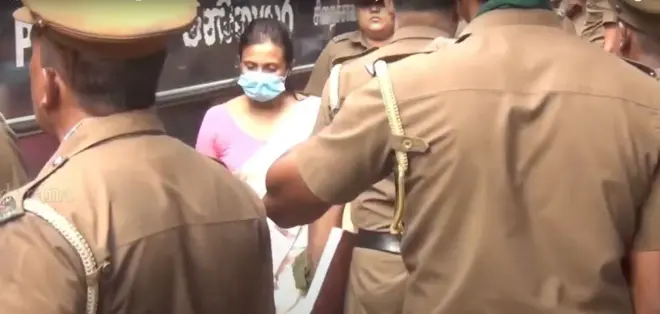 | විශේෂඥ වෛද්‍ය මහේෂි විජේරත්න යළි රිමාන්ඩ්: මුල් පැමිණිලිකරුට ඇති මරණ තර්ජන ගැන අධිකරණයේදී හෙළි වූ කරුණු |
