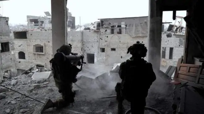 গাজায় অভিযান চালাচ্ছে ইসরায়েল