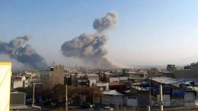 دود ناشی از انفجار در افق شهر