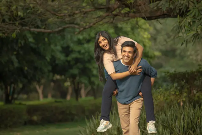 උද්‍යානයක ඇවිදීමෙන් හෝ තුරු ගොමුවක ගමන් කිරීමෙන් පසු ඔබට වැඩි සන්සුන් බවක් දැනේ නම්, එය හුදෙක් ඔබේ පරිකල්පනය නොවේ, එය විද්‍යාවයි.