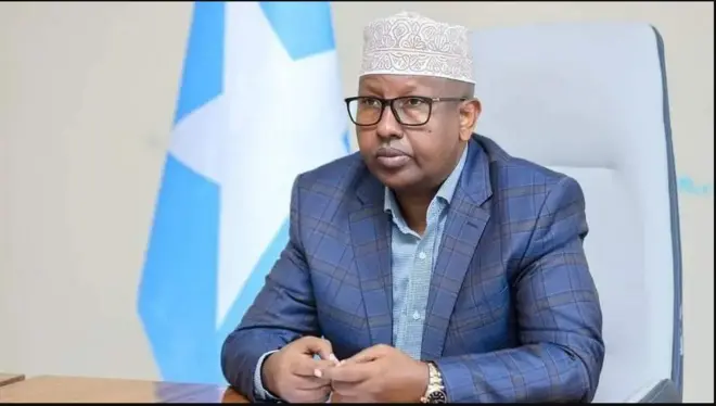 Axmed Macallin Fiqi wasiirak arrimaha dibadda ee Soomaaliya