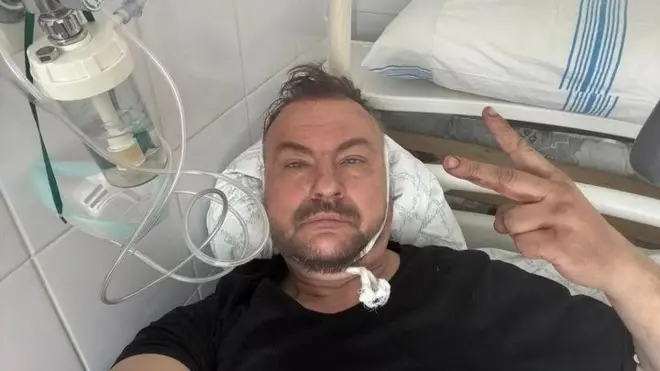 Людина у лікарняній палаті