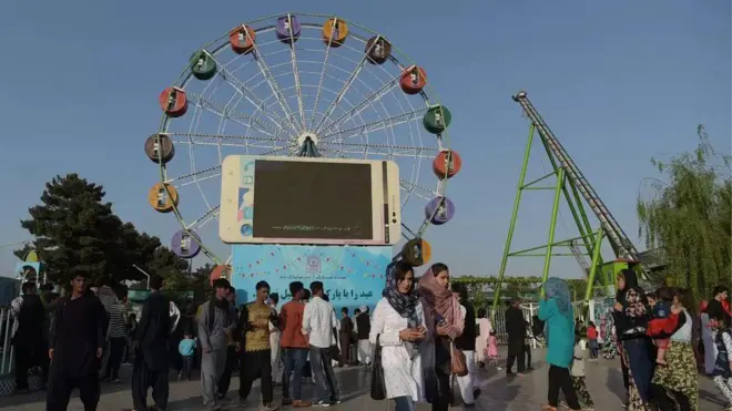 K﻿abil'deki bir lunaparkta 2017'de çekilen bir fotoğraf