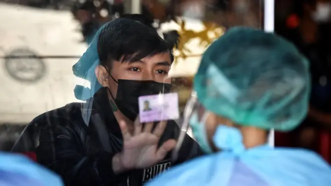 ထိုင်းရောက်မြန်မာတွေအတွက် ပန်းရောင်ကတ်ရာသီ