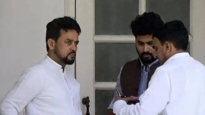 క్రీడా మంత్రి అనురాగ్ ఠాకూర్