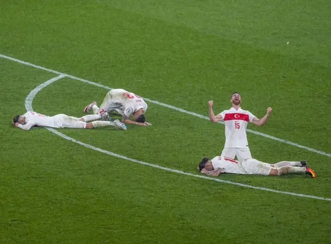 Karşılaşmanın bitiş düdüğüyle Türkiye'nin sevinci