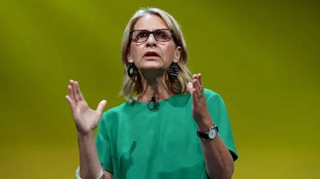 2019 年 9 月 14 日,賀候絲在英國伯恩茅斯國際中心舉行的自由民主黨大會上發表講話