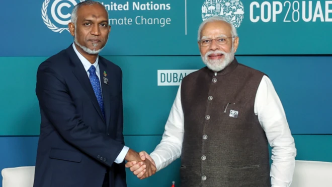 మయిజ్జు, మోదీ ఫోటో 