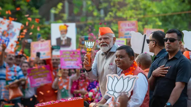 မဲဆွယ်ပွဲမှာတွေ့ရတဲ့ ဝန်ကြီးချုပ်မိုဒီ 