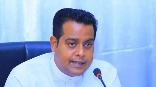 සනත් නිශාන්ත : රාජ්ය අමාත්යවරයා රිය අනතුරකින් ජිවිතක්ෂයට