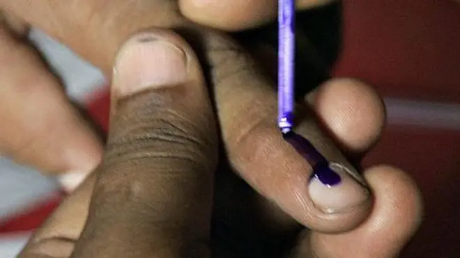 उंगली पर लगाई गई ये स्याही इस बात का संकेत है कि आप वोट डाल चुके हैं