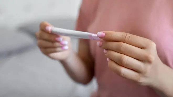 சம்பந்தப்பட்ட துறைக்கு எதிராக நடவடிக்கை எடுக்குமாறு நோட்டீஸ் அனுப்பியுள்ளதாக மாநில மகளிர் ஆணையம் தெரிவித்துள்ளது