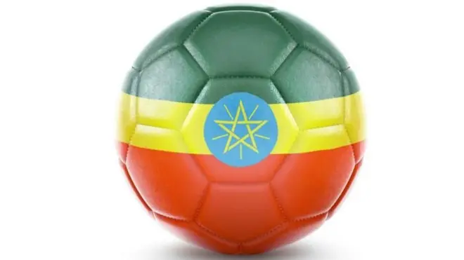 የኢትዮጵያ ሰንደቅ ዓላማ ያለባት ኳስ 