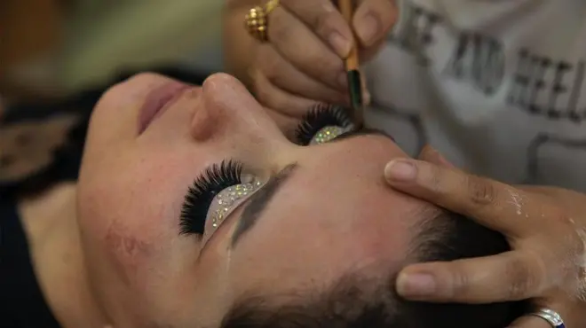 การเข้าร้านเสริมสวย เป็นเสรีภาพเล็กน้อยที่หญิงอัฟกานิสถานสามารถสัมผัสได้