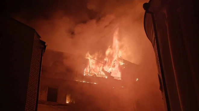 Вогонь у будівлі