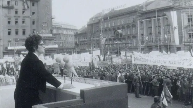 Savke Dabčević Kučar sa mitinga povodom obeležavanja godišnjice oslobođenja Zagreba u Drugom svetskom ratu, Zagreb, 7. maj 1971.