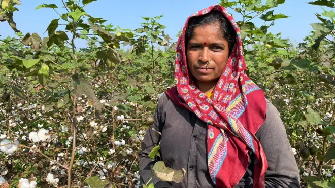 महिला शेतकरी सुरेखा पठाडे