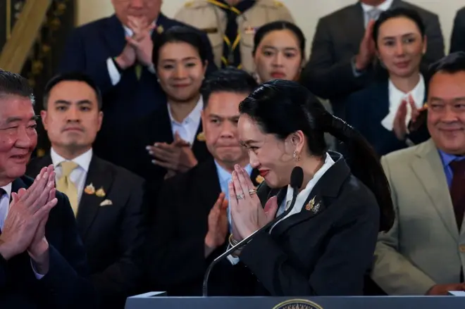 แพทองธาร ไหว้อำลา ครม. 