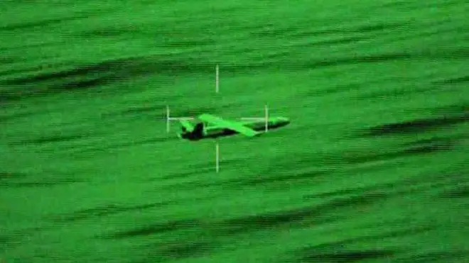 عکسی از یک پهپاد حوثی‌های یمن که در ماه مارس امسال توسط ناوشکن ارتش فرانسه هدف قرار گرفت