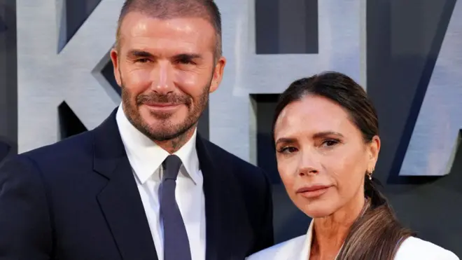 David and Victoria Beckham pose for pictures ahead of di premiere of di Beckham documentary