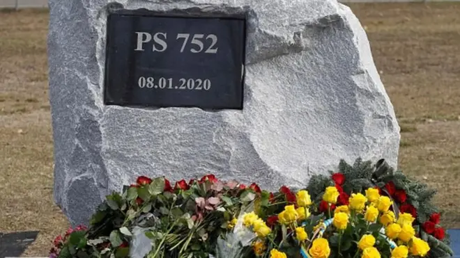 بنای یادبود قربانیان هواپیمای اوکراینی