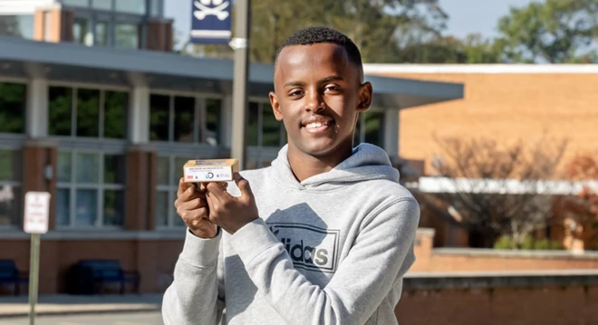 เฮแมน เบเคเล วัย 14 ปี กับผลงานสบู่ต้านมะเร็งผิวหนัง