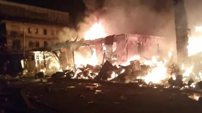 Marakwa na foto si n'ebe ọkụ gbara n'Ahịa Ọnịcha, na 2022.