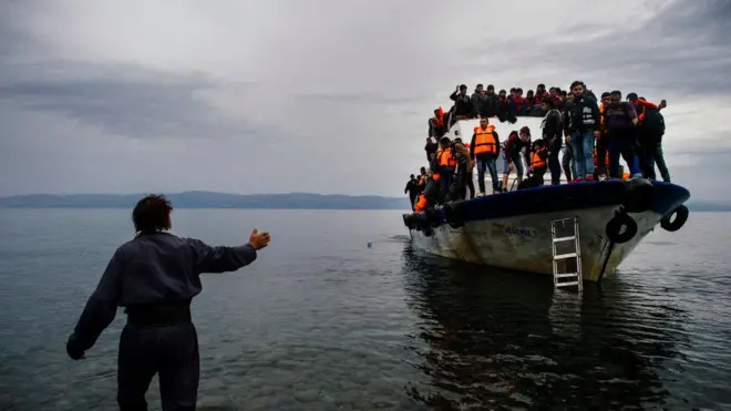 Akdeniz'de göçmen taşıyan bir tekne 