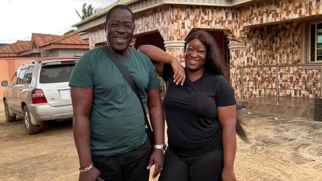 Taiwo Hassan (Ogogo) ati ọmọ rẹ, Kira Taiwo