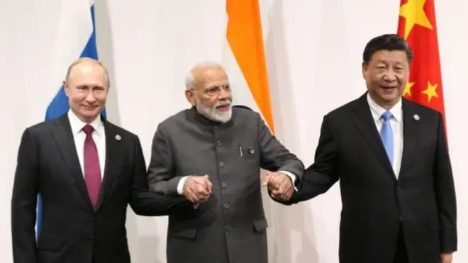 प्रधानमंत्री नरेंद्र मोदी, रूस के राष्ट्रपति व्लादिमीर पुतिन और चीन के राष्ट्रपति शी जिनपिंग