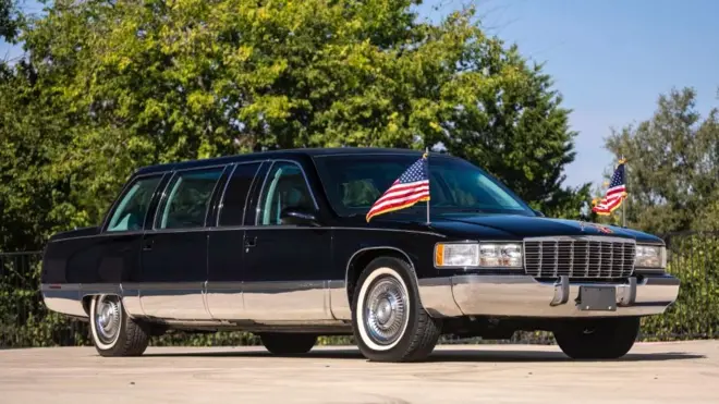 لیموزین بیل کلینتون مدل تغییر داده شده‌ای از کادیلاک فیلت‌وود است 