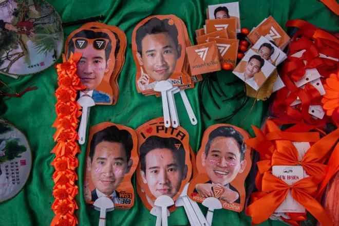Fans of Pita Limjaroenrat, seen holding pictures of him...
BANGKOK, THAILAND - 2023/05/23: Fans of Pita Limjaroenrat, seen holding pictures of him during the demonstration. Pro-democracy protesters gathered outside the parliament in Bangkok, calling the senators appointed by the State Administration Council to vote for Pita Limjaroenrat the prime minister candidate from the Move Forward Party. (Photo by Peerapon Boonyakiat/SOPA Images/LightRocket via Getty Images)
