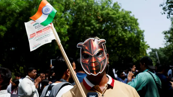 दिल्ली में अभिजीत दीपके के समर्थन में युवाओं की भीड़ जुटी है