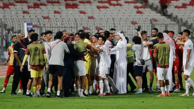 Para ofisial dan pemain timnas Indonesia bersitegang dengan para ofisial dan pemain timnas Bahrain, pada 10 Oktober 2024.