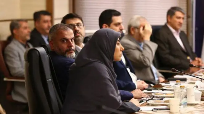 جلسه معارفه وزیر صمت و حضور واکنش‌برانگیز پسر محمدرضا عارف در این مراسم