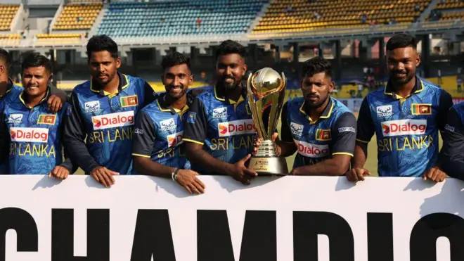 සංචාරක ඔස්ට්‍රේලියානු කණ්ඩායම පරාජය කර දෙවන එක්දින ක්‍රිකට් තරගයෙන් ලකුණු 174ක විශිෂ්ට ජයක් ලැබීමට ශ්‍රී ලංකා කණ්ඩායම අද (පෙබරවාරි 14 වැනිදා) සමත් විය.