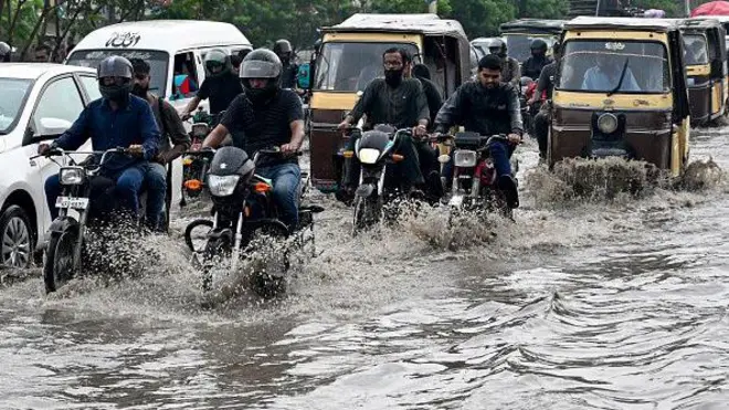 کراچی کی ’غیر معمولی بارش‘