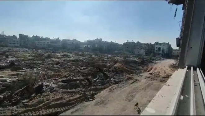 لقطة من فيديو شاركه الفلسطيني شريف الخطيب مع بي بي سي يظهر علامات التجريف في مقبرة بيت لاهيا