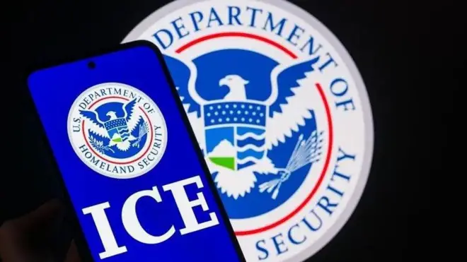 د امریکا د کډوالۍ او ګمرکونو د قوانینو د پلي کولو ادارې لوګو او انځور دی